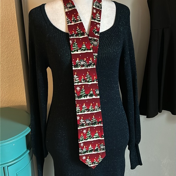 New Mulberry Neckwear Custom Wells Fargo 100% Silk Men’s Holiday Neck Tie - Picture 8 of 9